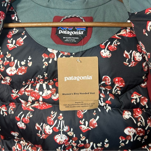 NWT Patagonia Bivy Down Hooded Vest Drumfire Red Women’s SZ M Mushroom Lining - Picture 8 of 11